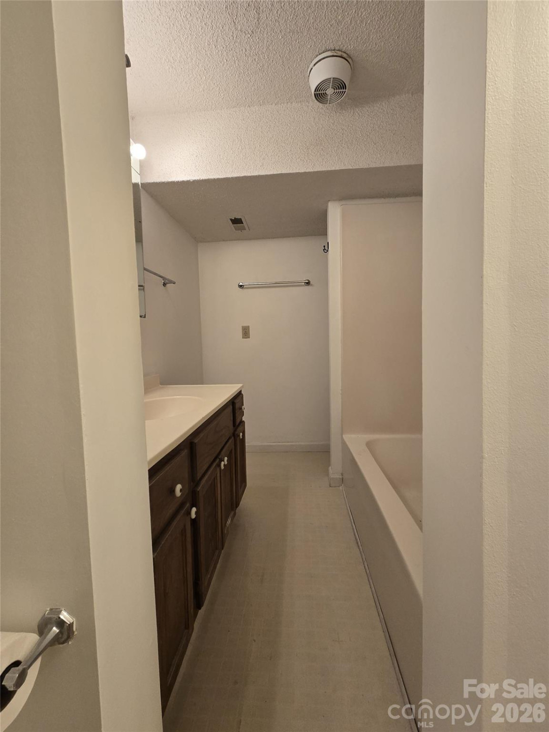 8 Shadywood Circle - Photo 11