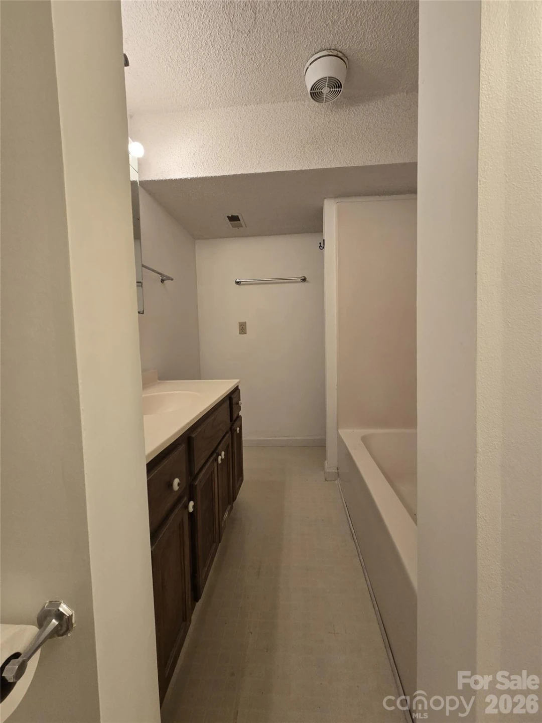 8 Shadywood Circle - Photo 11