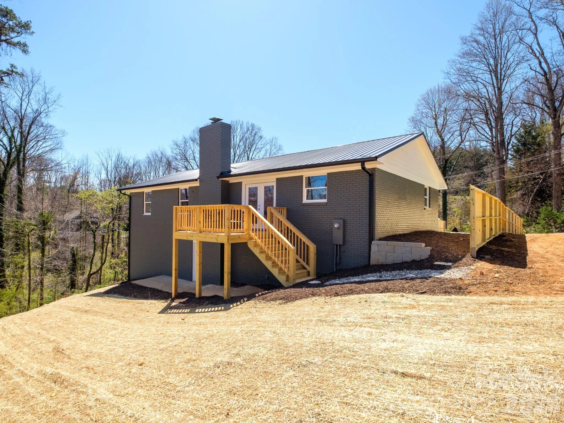 114 Shady Oak Drive - Photo 2