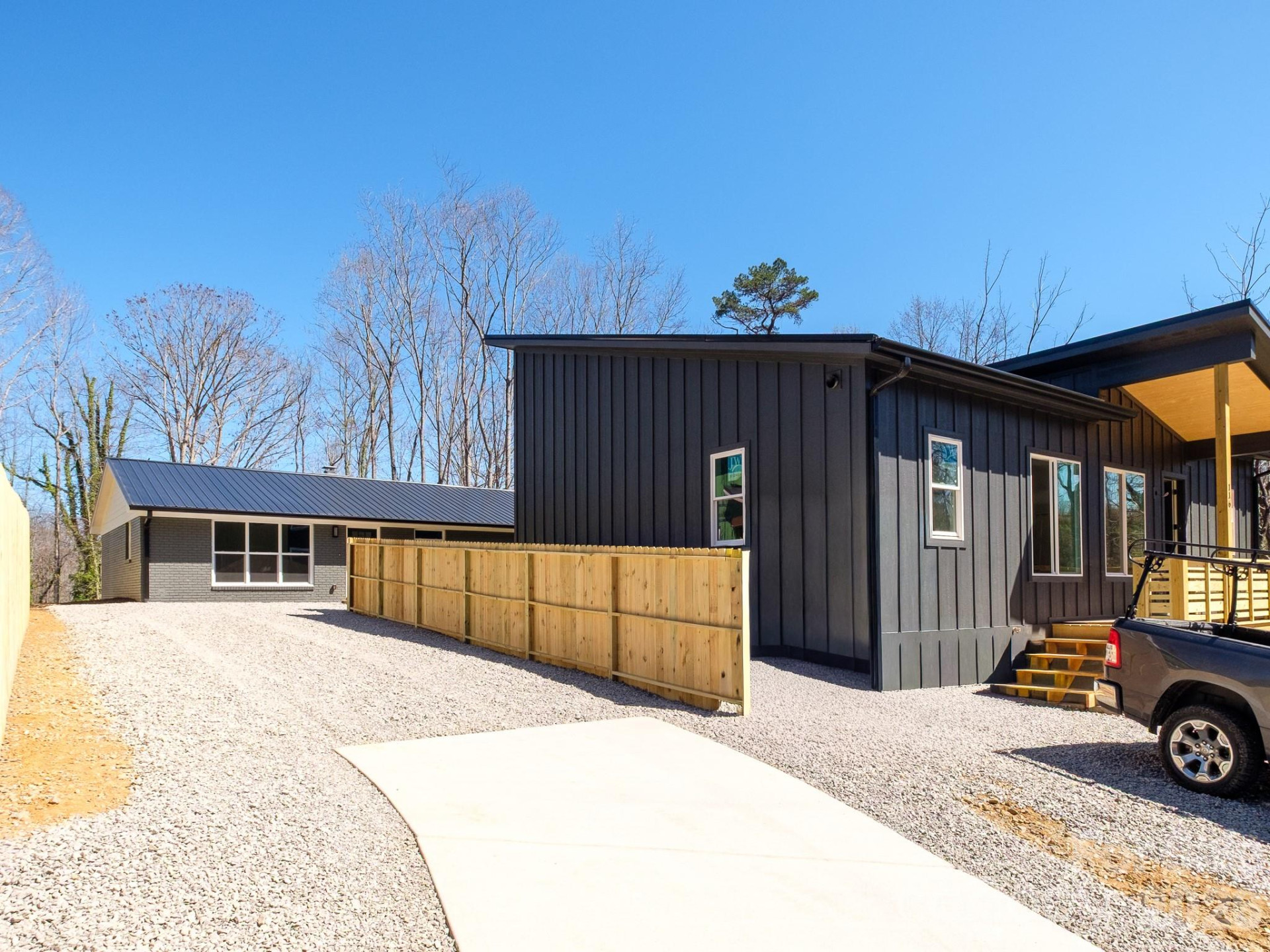 114 Shady Oak Drive - Photo 4