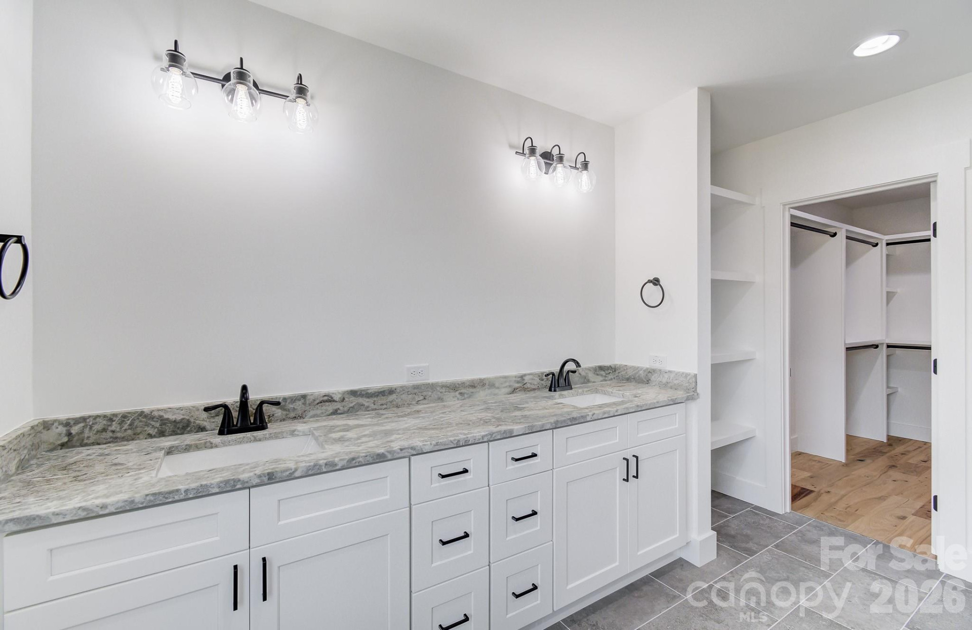 4 Martha Kate Drive - Photo 37