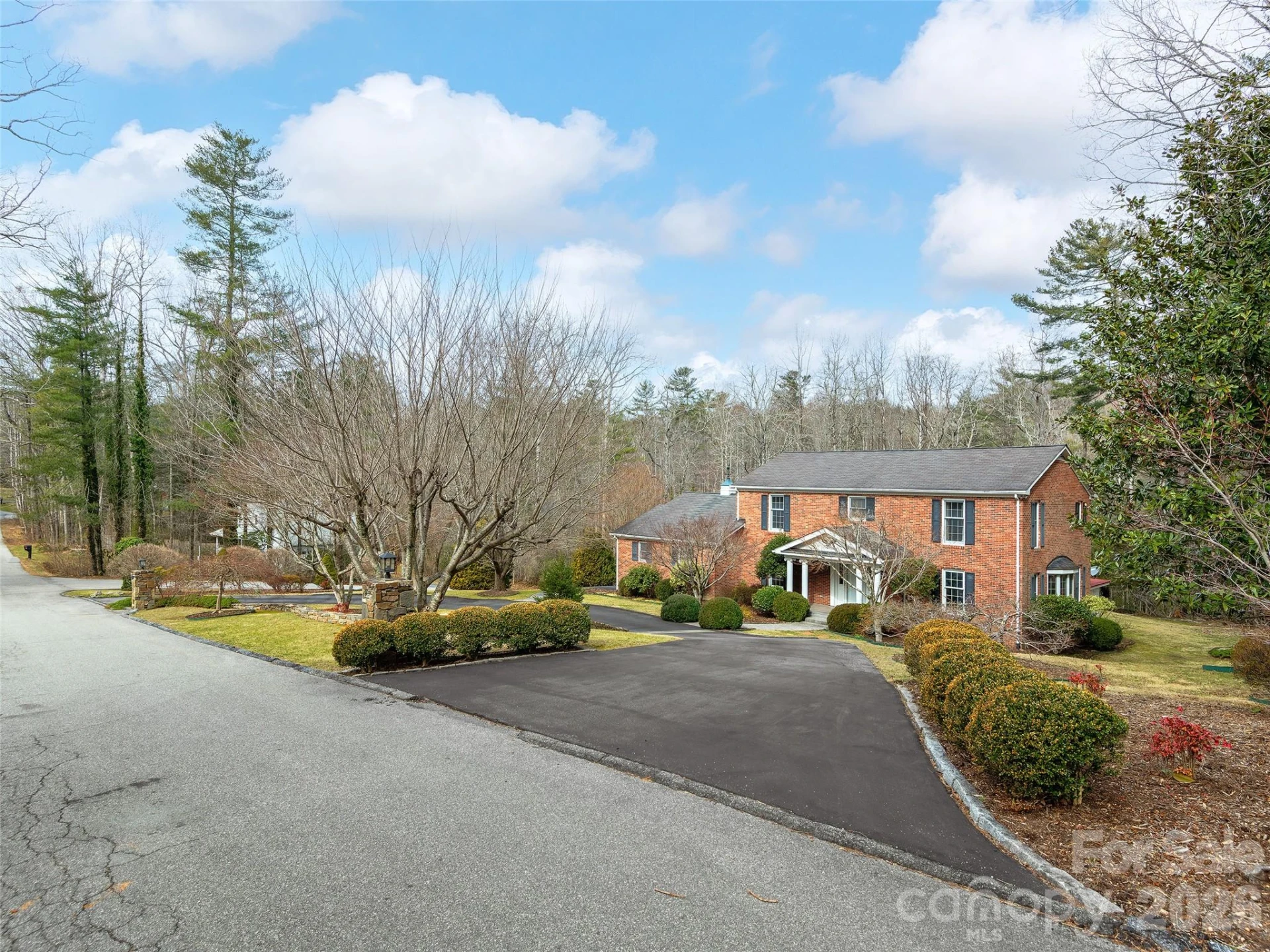 110 Glengary Drive - Photo 2