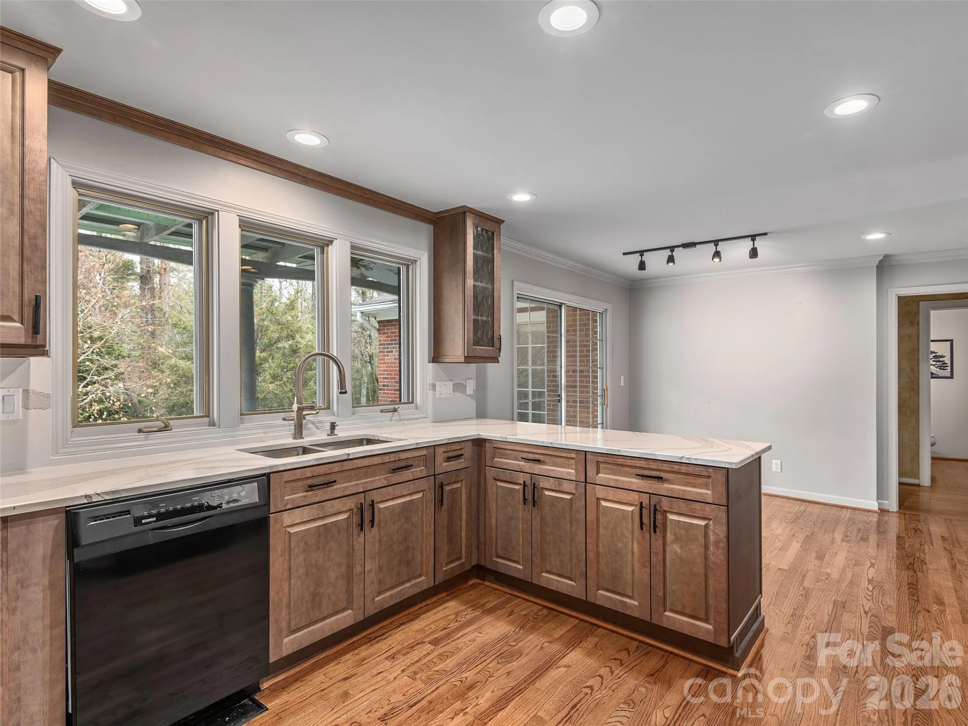 110 Glengary Drive - Photo 11