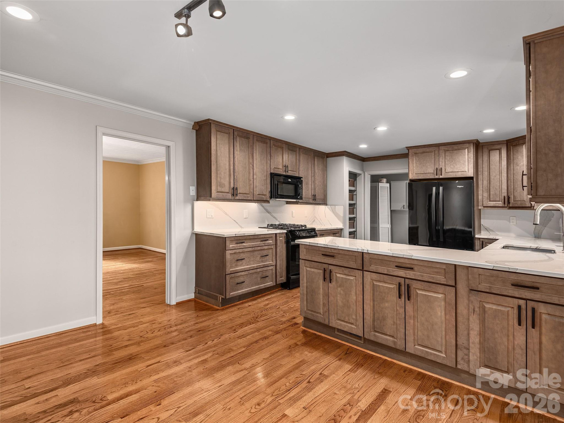 110 Glengary Drive - Photo 10