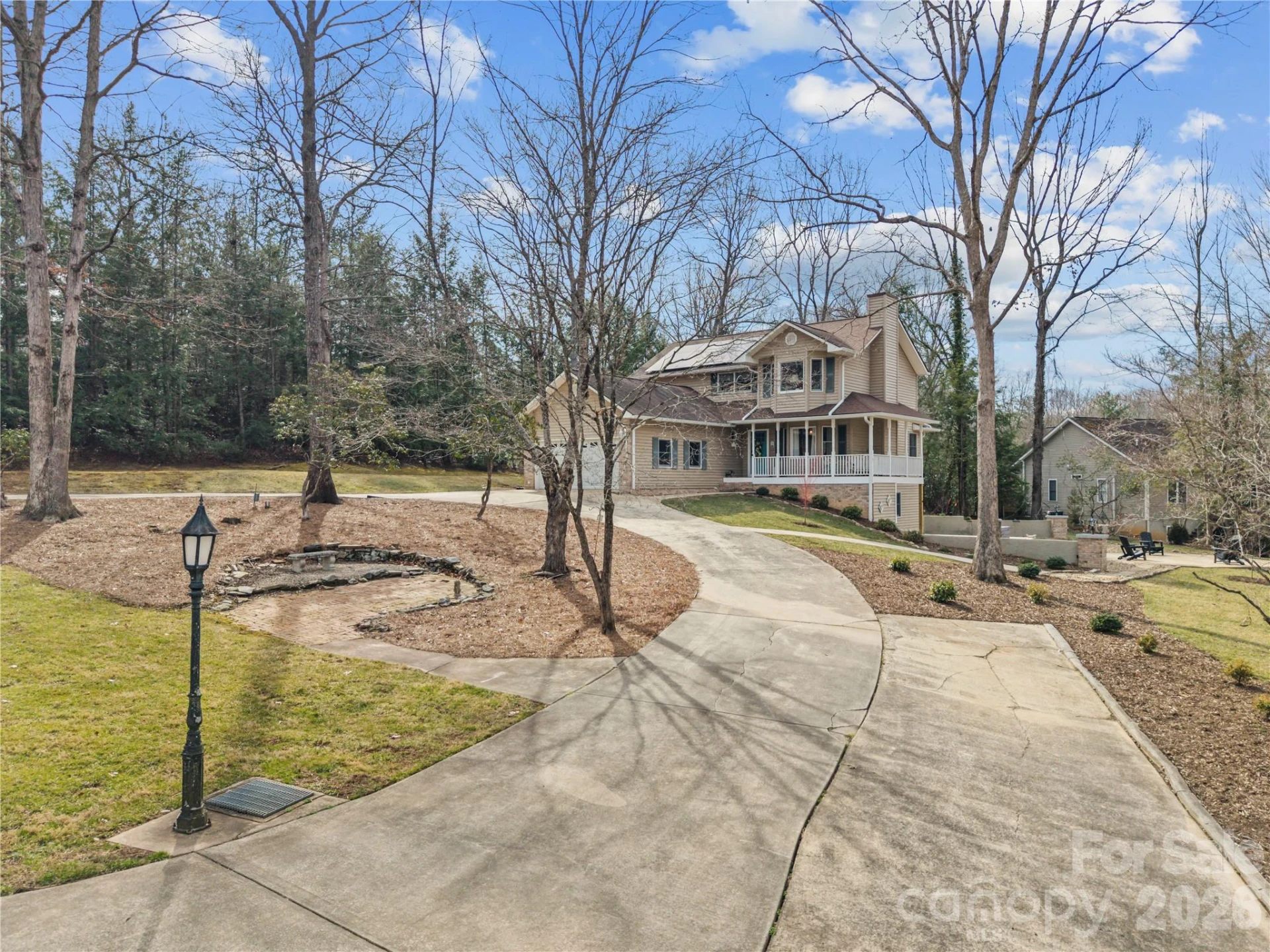 112 Bridlewood Trail - Photo 2