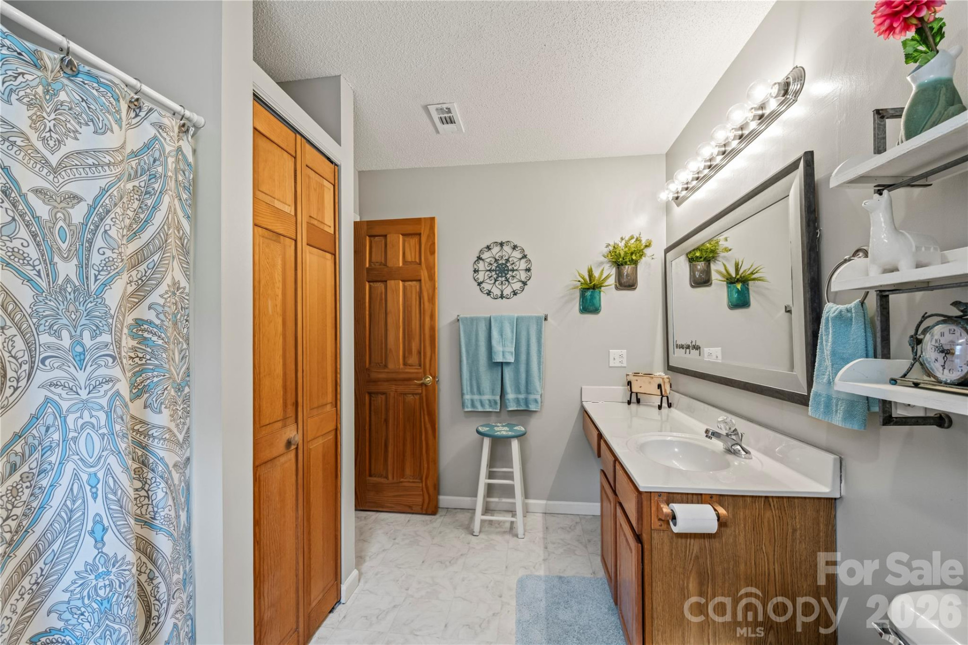 112 Bridlewood Trail - Photo 18