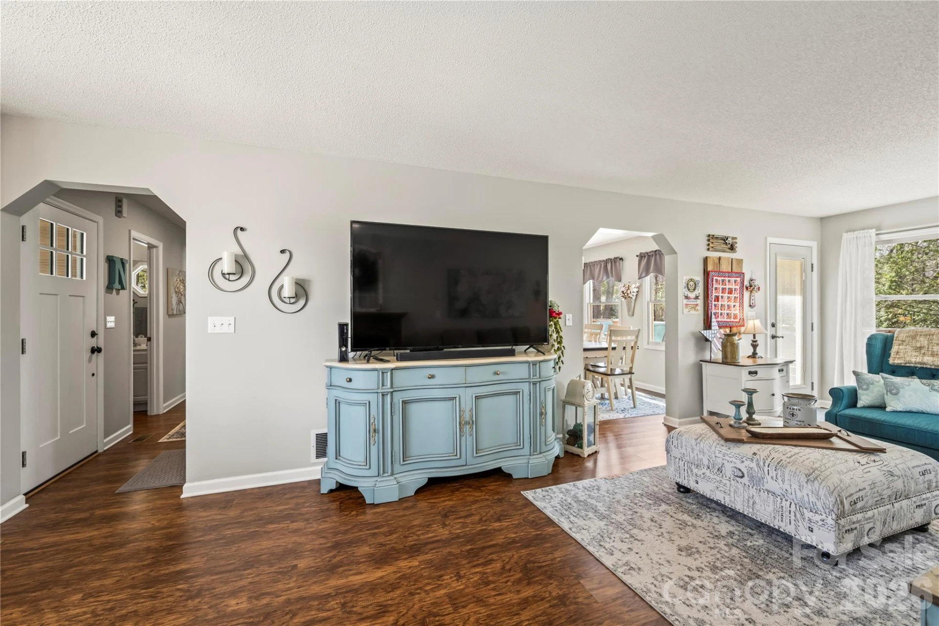 112 Bridlewood Trail - Photo 7