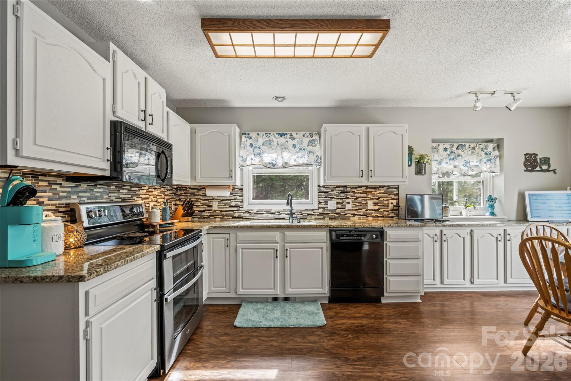 112 Bridlewood Trail - Photo 9