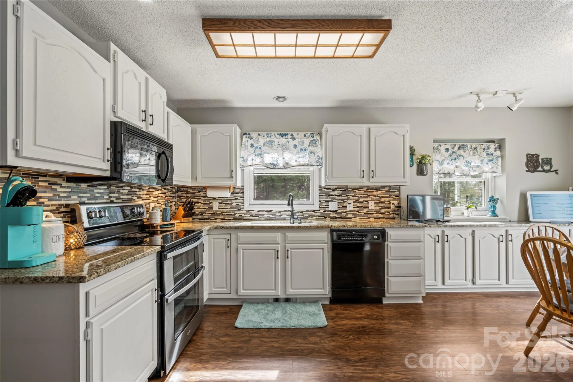 112 Bridlewood Trail - Photo 9