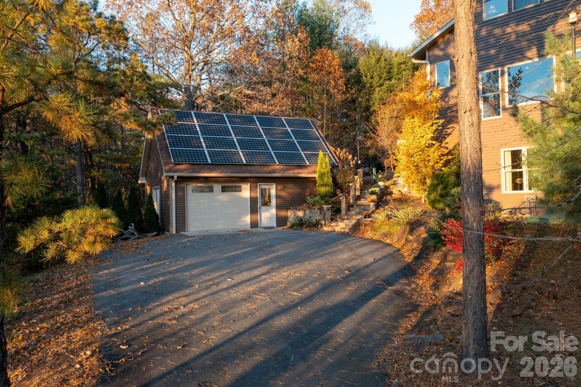 105 Avondale Heights Road - Photo 2