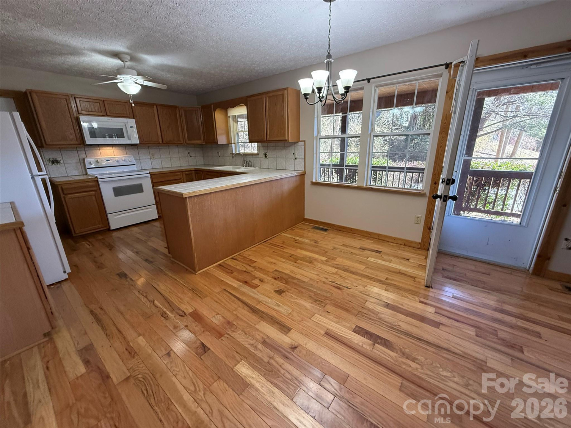 215 Pinellas Lane - Photo 4