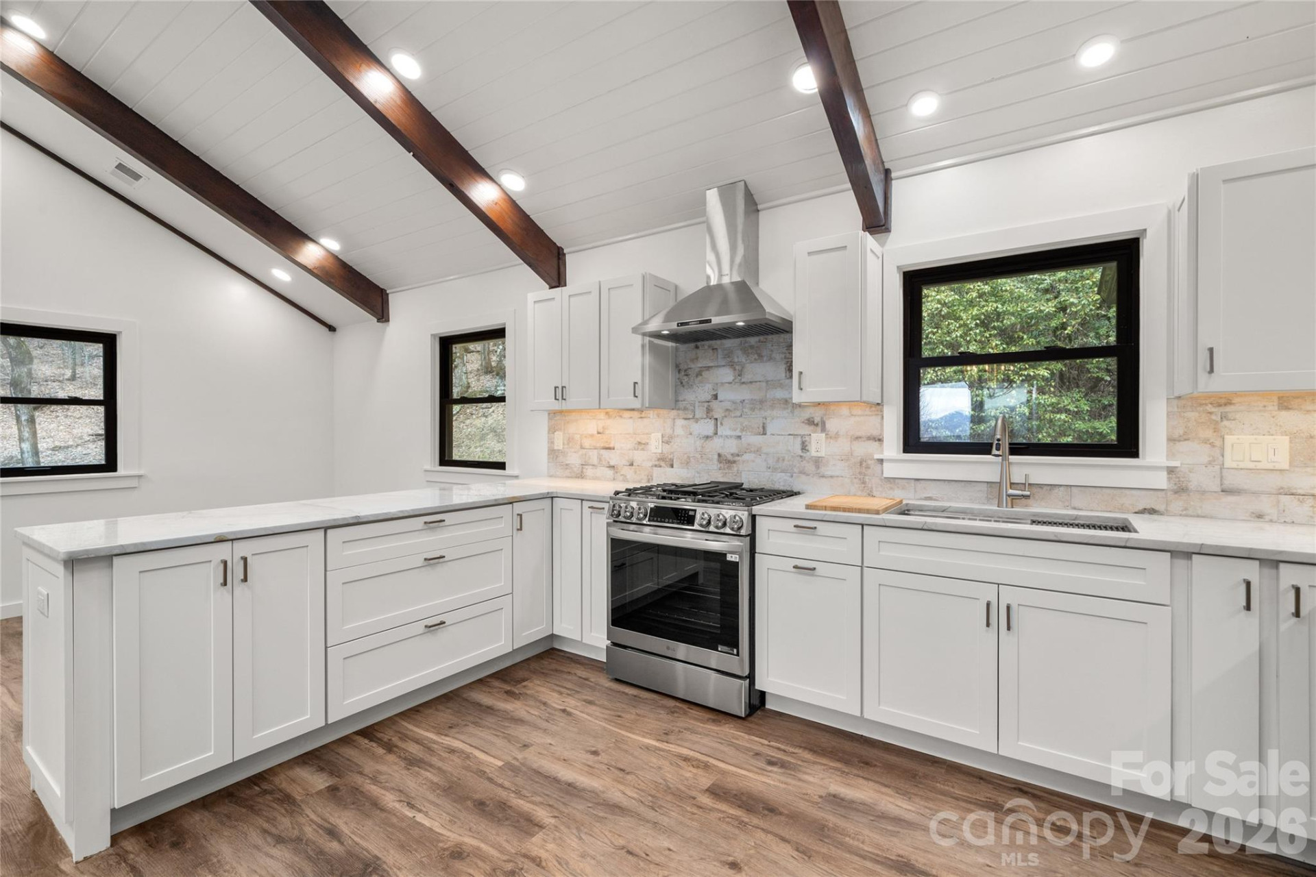 453 Friendly Acres Drive - Photo 12