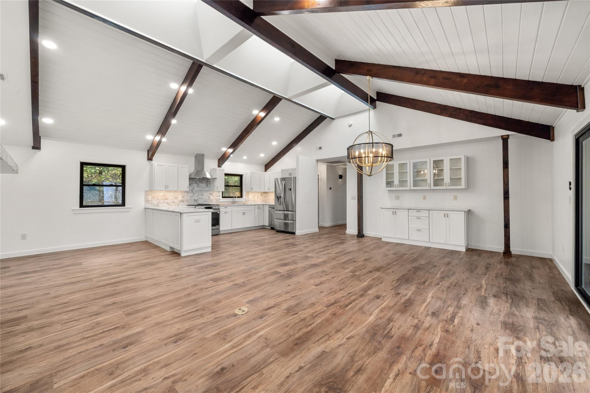 453 Friendly Acres Drive - Photo 18