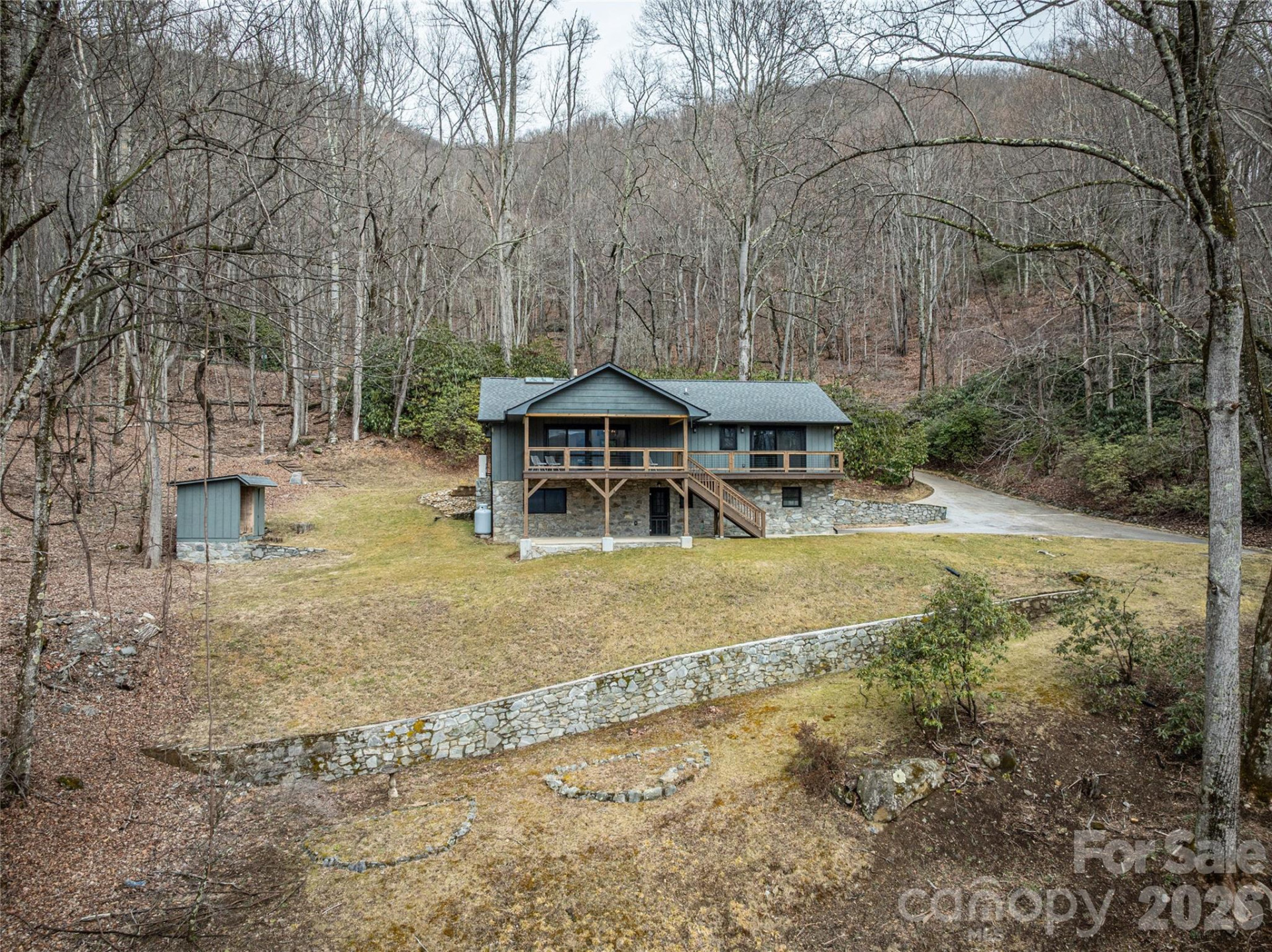 453 Friendly Acres Drive - Photo 3