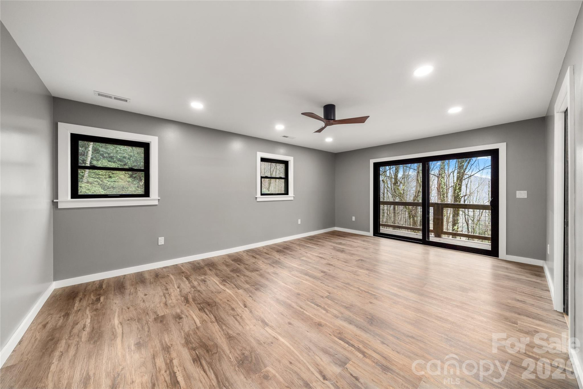 453 Friendly Acres Drive - Photo 21