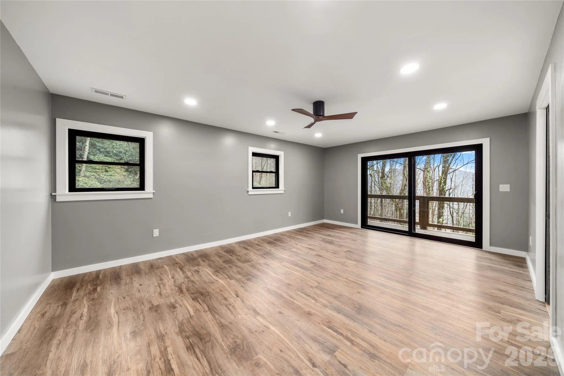 453 Friendly Acres Drive - Photo 21