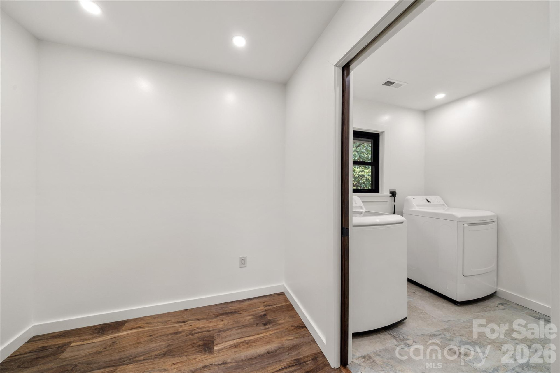 453 Friendly Acres Drive - Photo 27