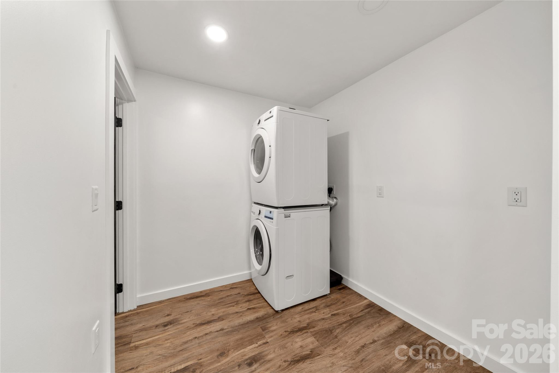 453 Friendly Acres Drive - Photo 38