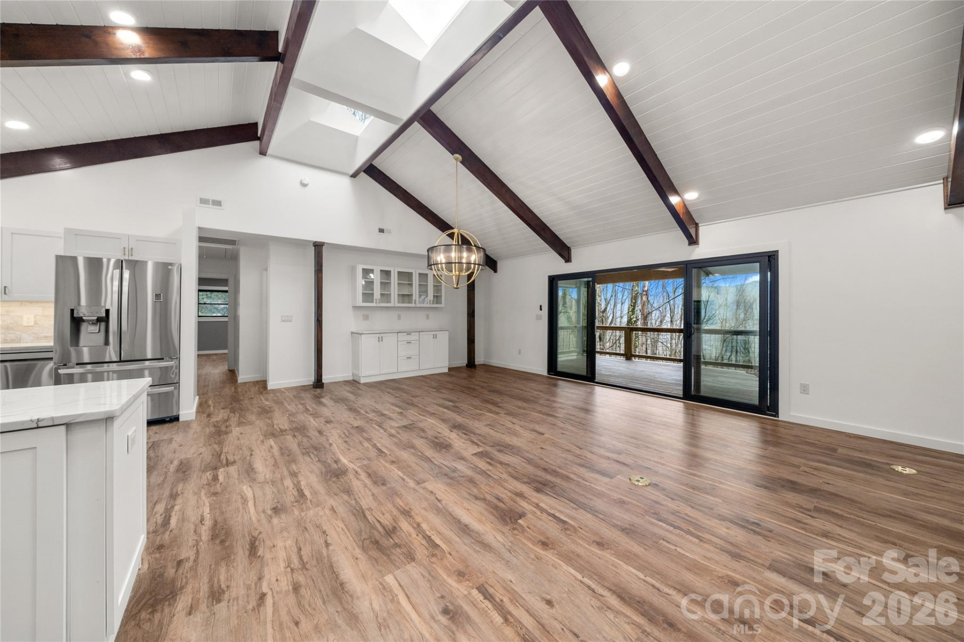 453 Friendly Acres Drive - Photo 8