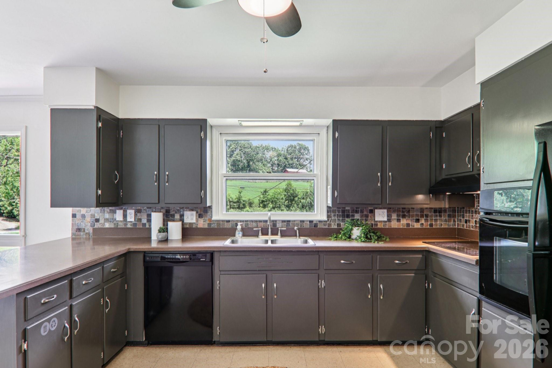 324 Old Leicester Highway - Photo 2