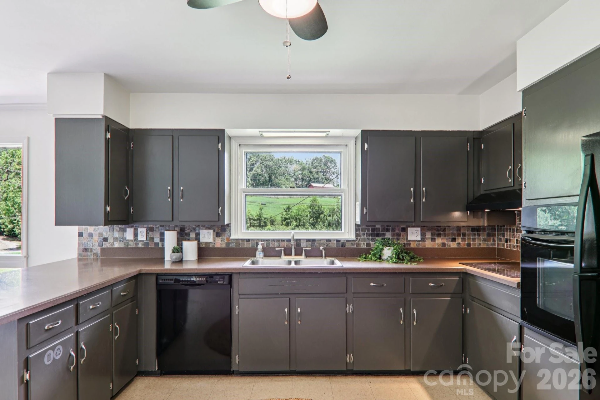 324 Old Leicester Highway - Photo 2