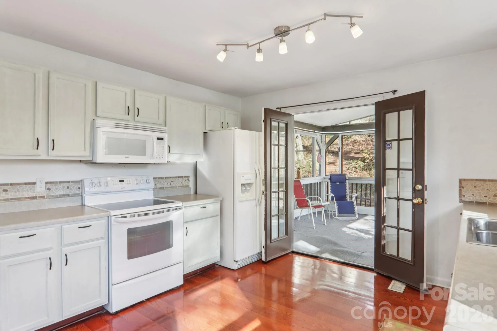 224 Beverly Road - Photo 5