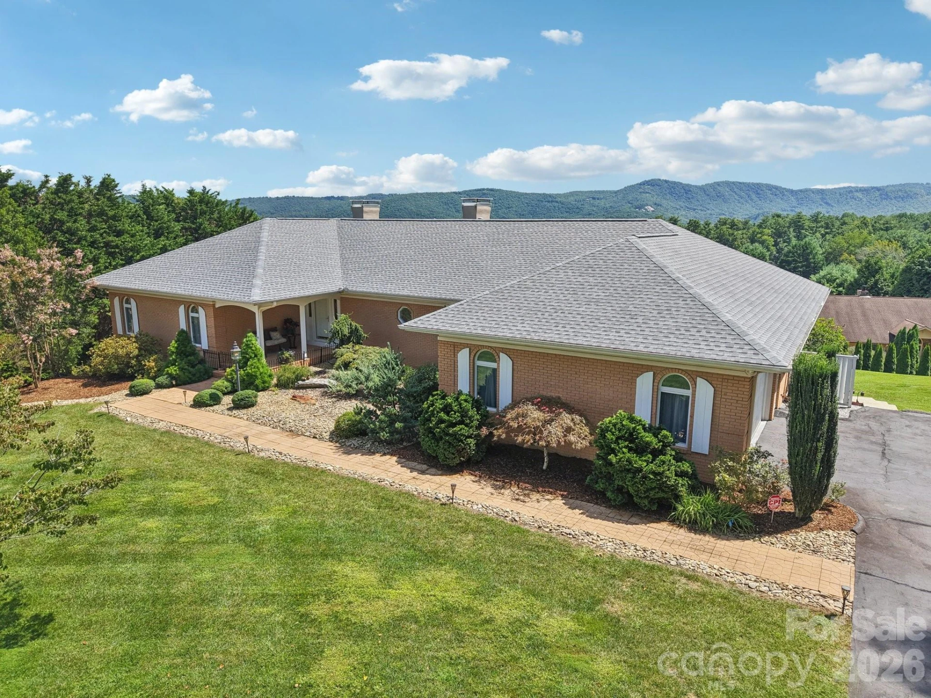 18 Thornapple Drive - Photo 2