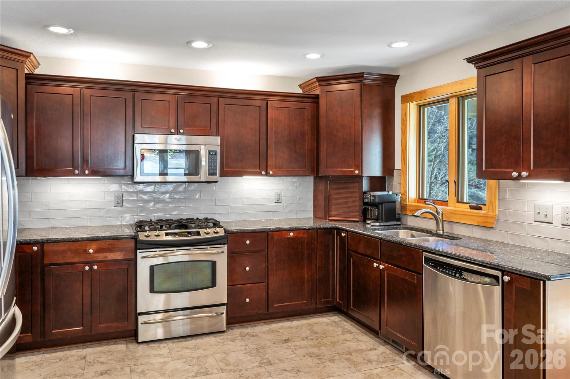 1111 Coyote Hollow Road - Photo 16