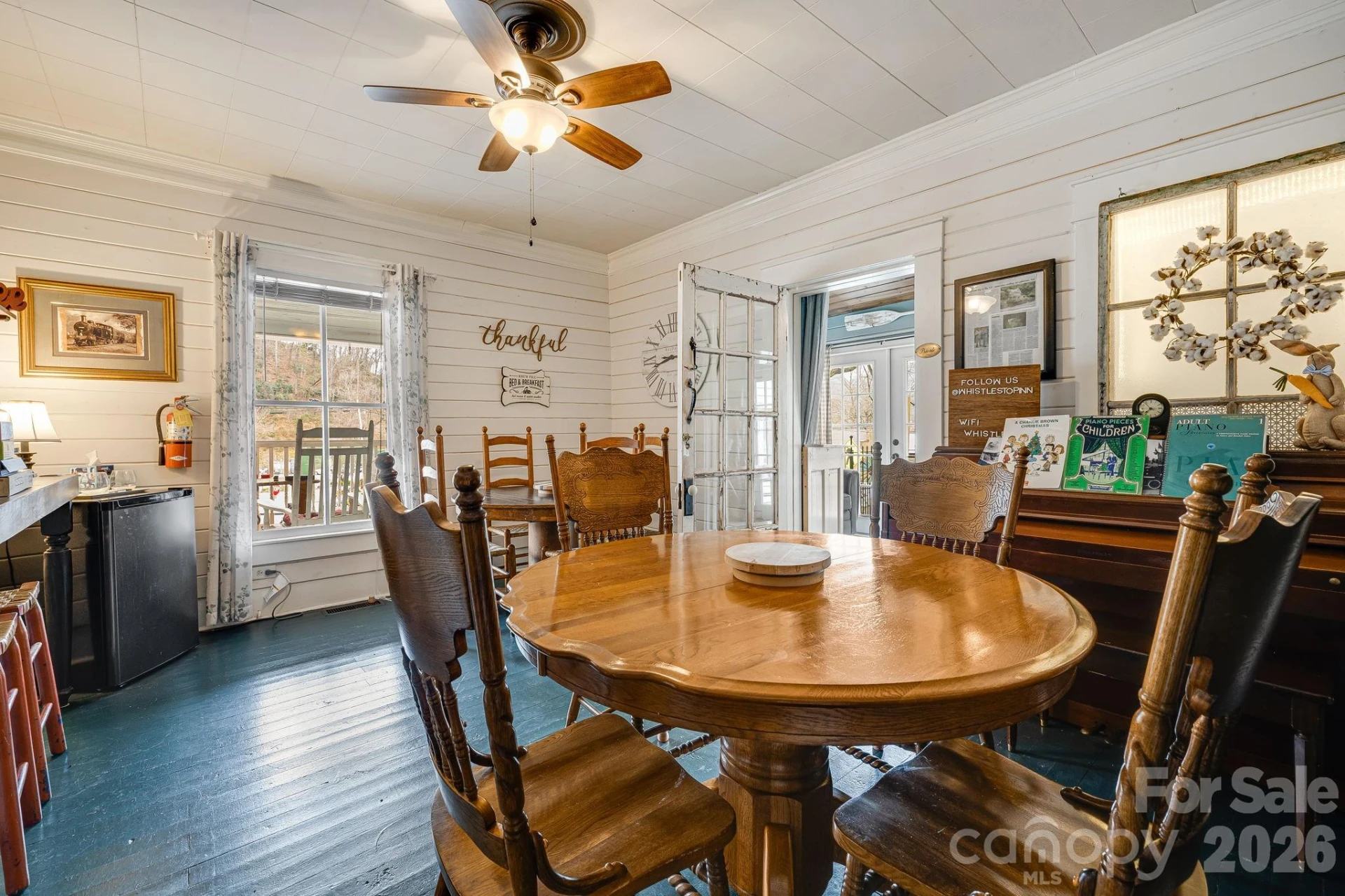 364 Haywood Road - Photo 11