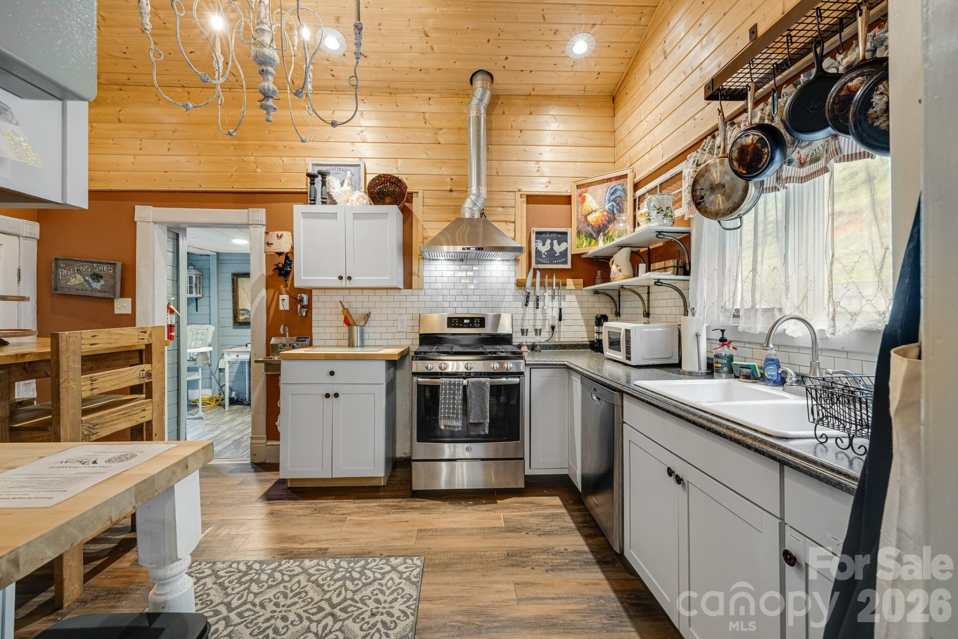 364 Haywood Road - Photo 13
