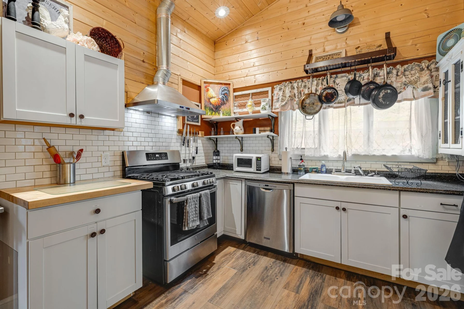 364 Haywood Road - Photo 14