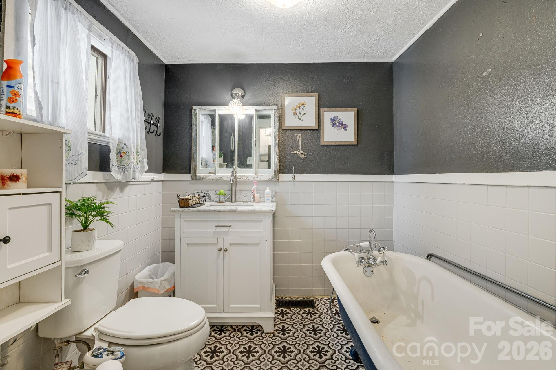 364 Haywood Road - Photo 22