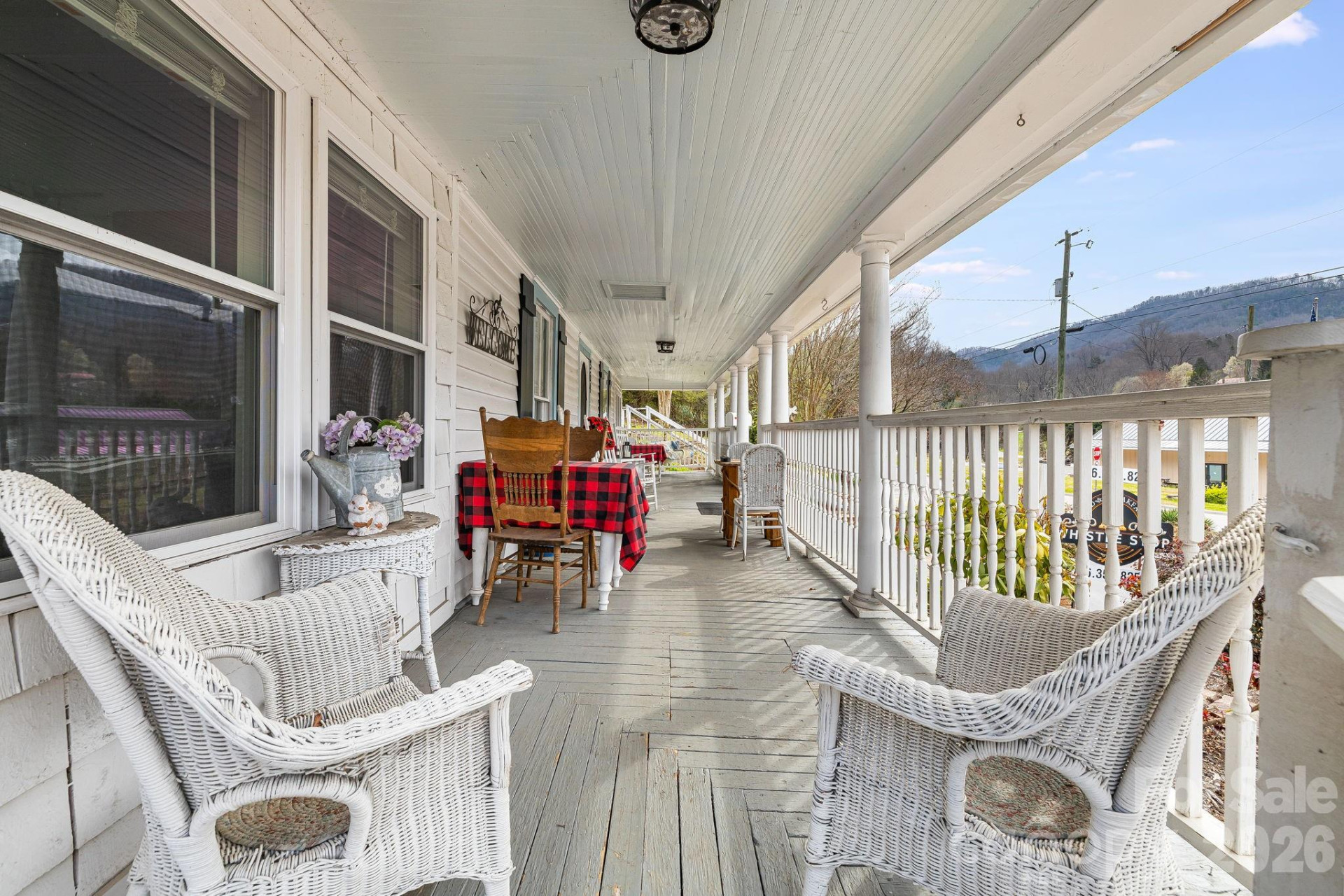 364 Haywood Road - Photo 4