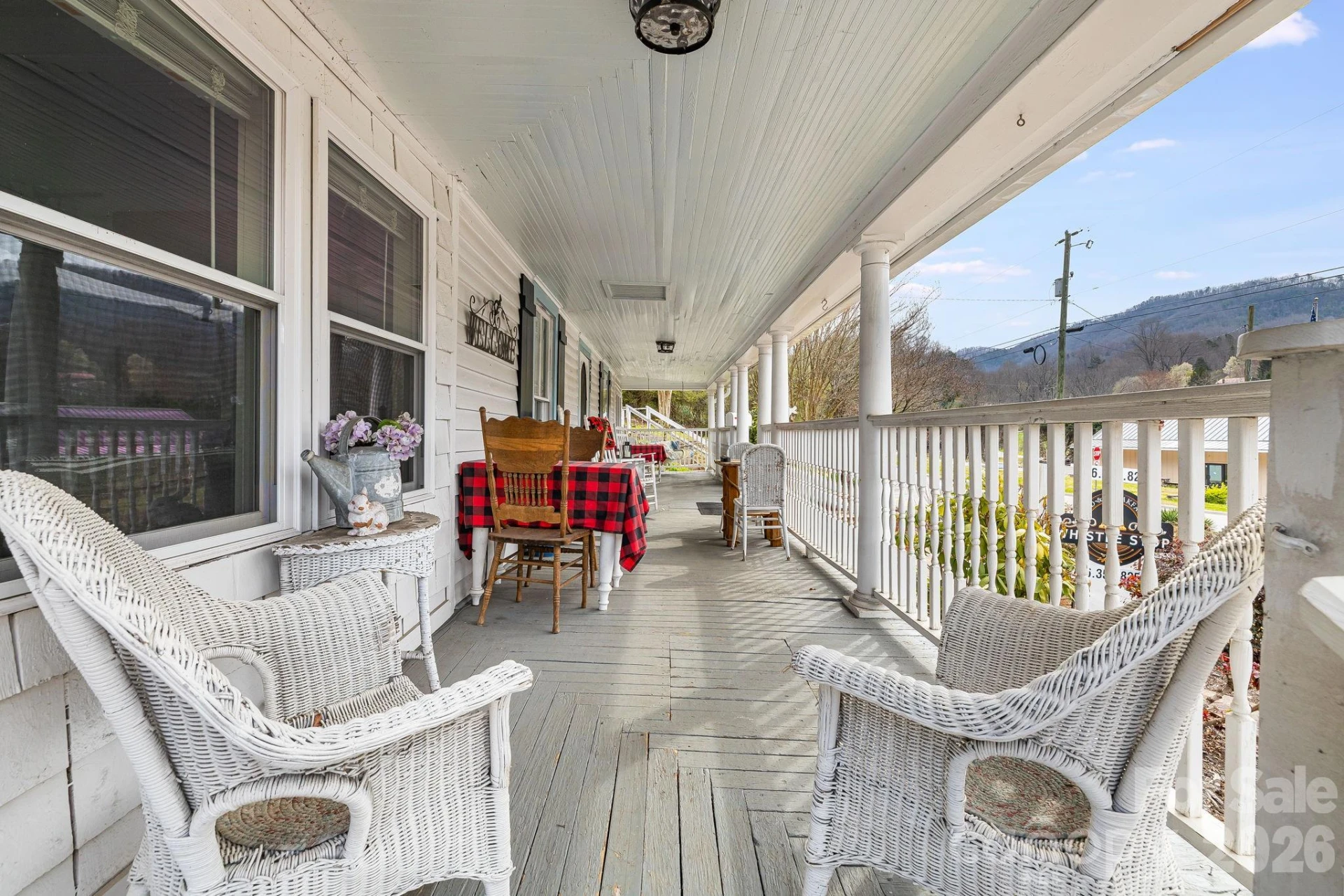 364 Haywood Road - Photo 4
