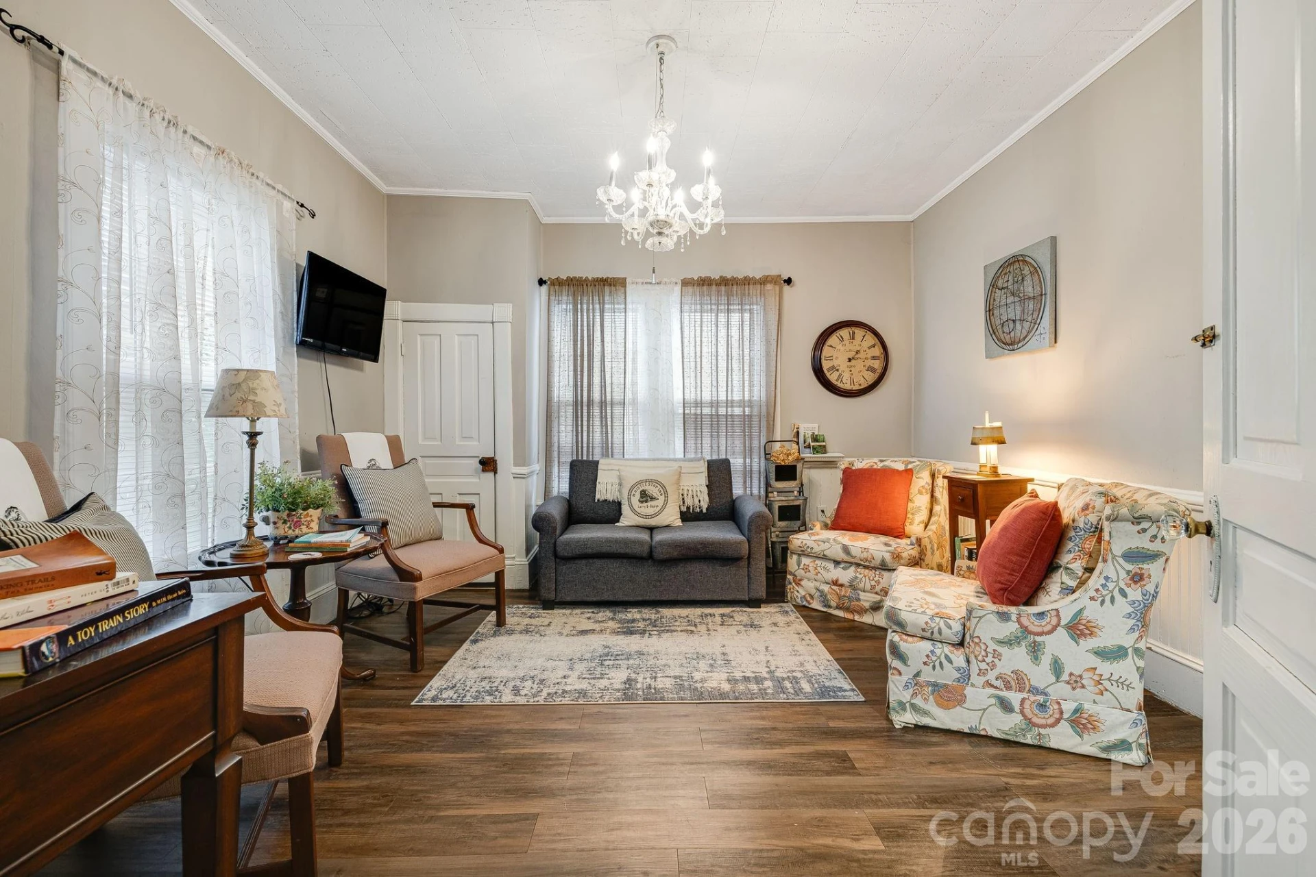 364 Haywood Road - Photo 7