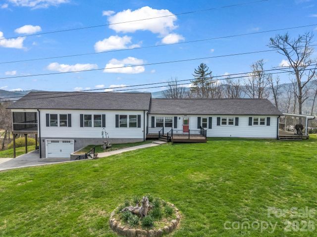 1086 Carters Ridge Road, Spruce Pine, NC, 28777