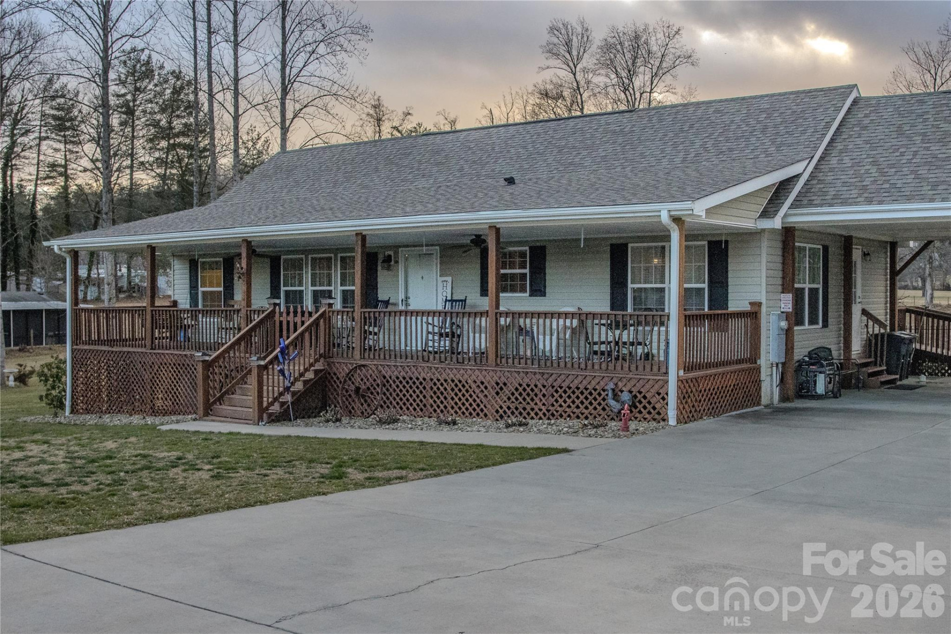 124 Hood Heights - Photo 2
