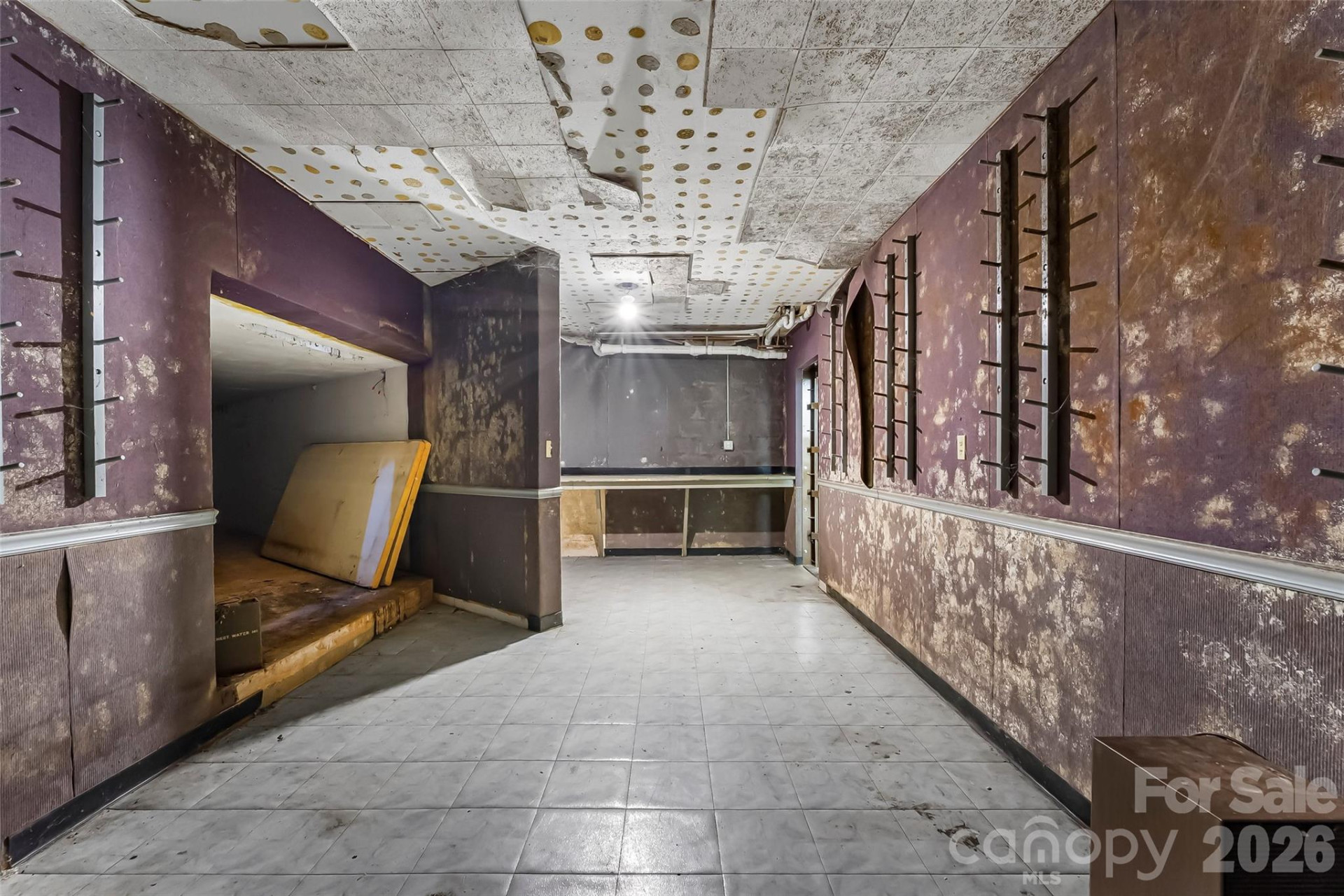 2590 Airport Road - Photo 35