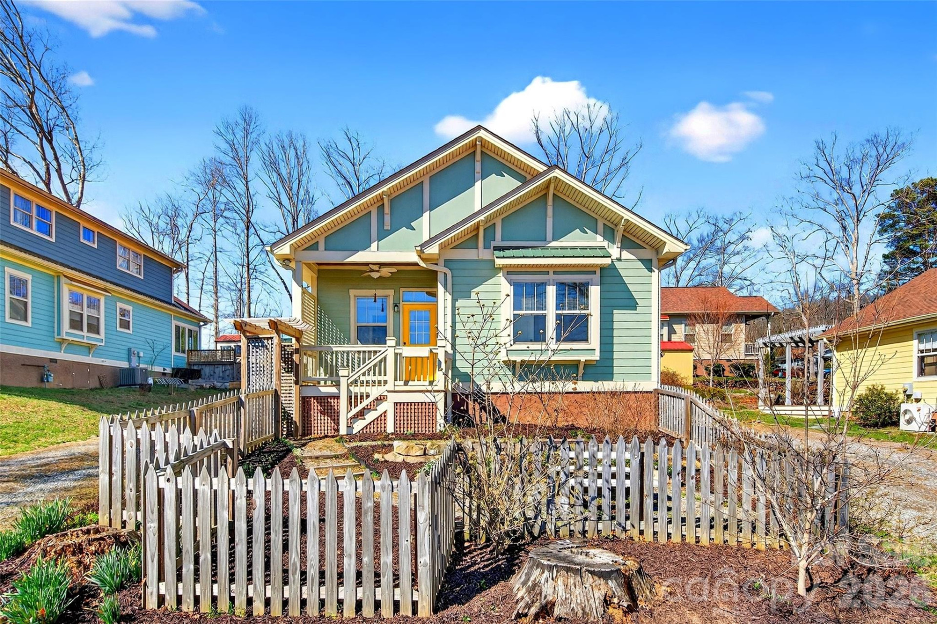 311 Lake Oak Drive