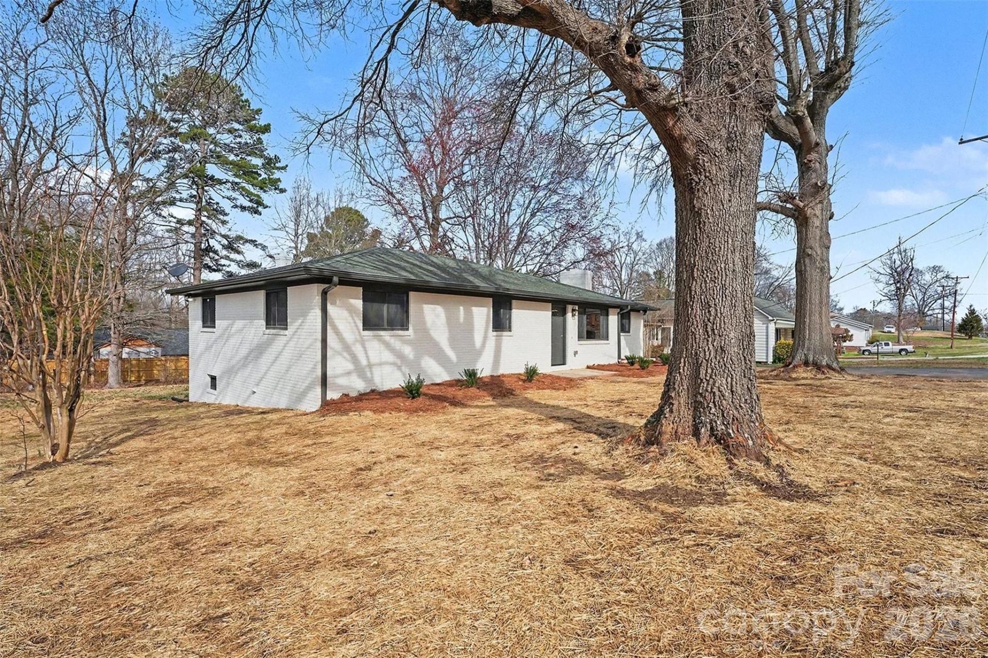 728 Pleasant Avenue - Photo 3
