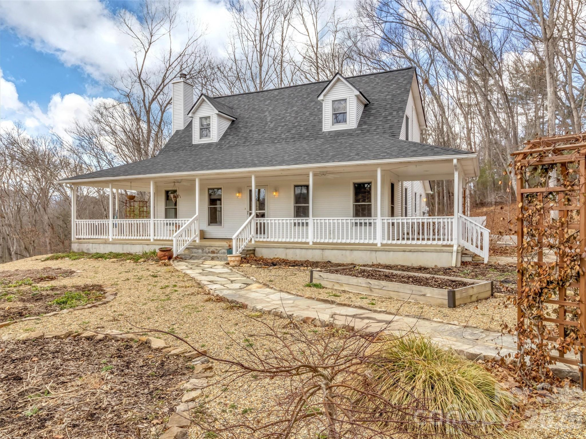 109 Paradise Circle - Photo 2