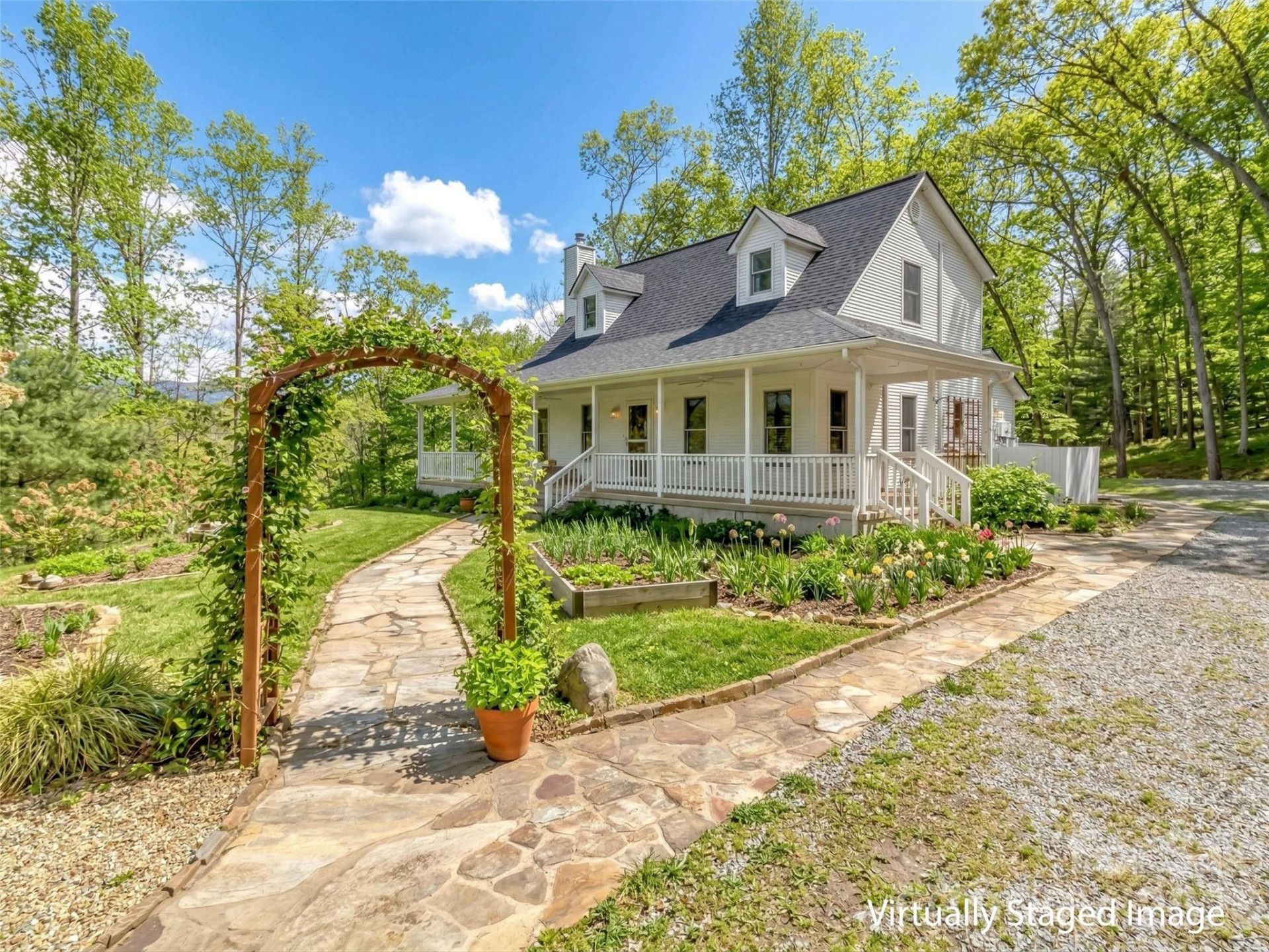 109 Paradise Circle - Photo 3