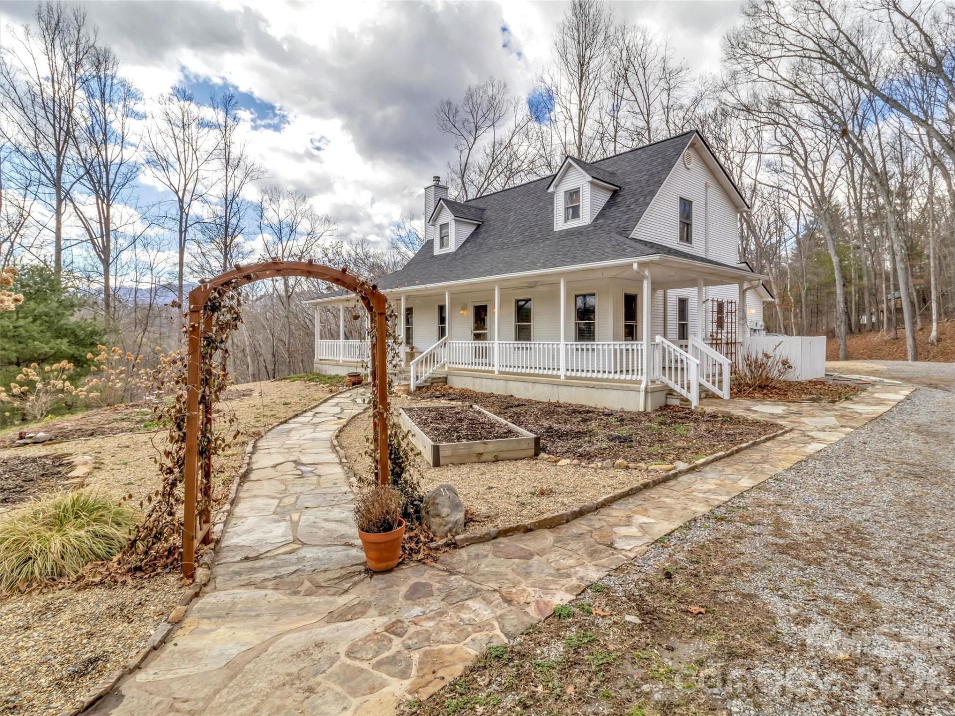 109 Paradise Circle - Photo 4