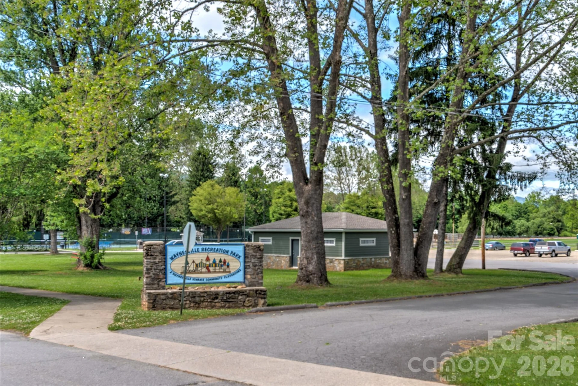 109 Marshall Street - Photo 4