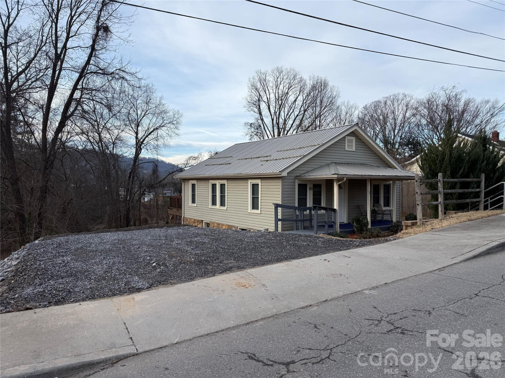 100 Perry Street - Photo 2