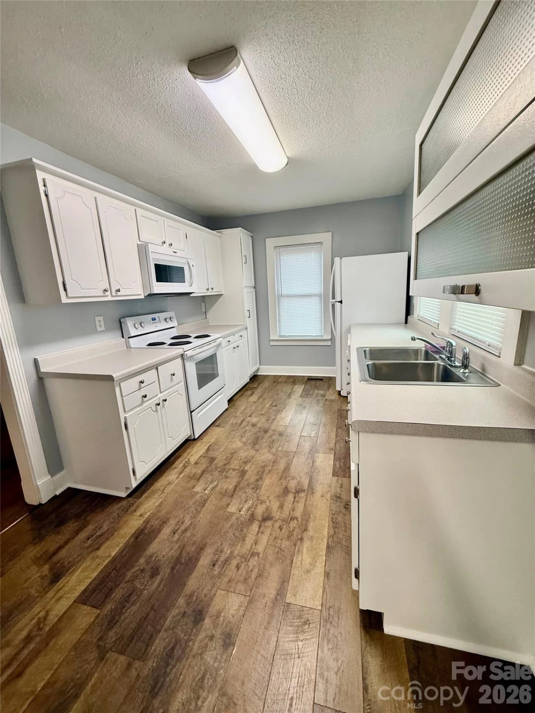 100 Perry Street - Photo 9