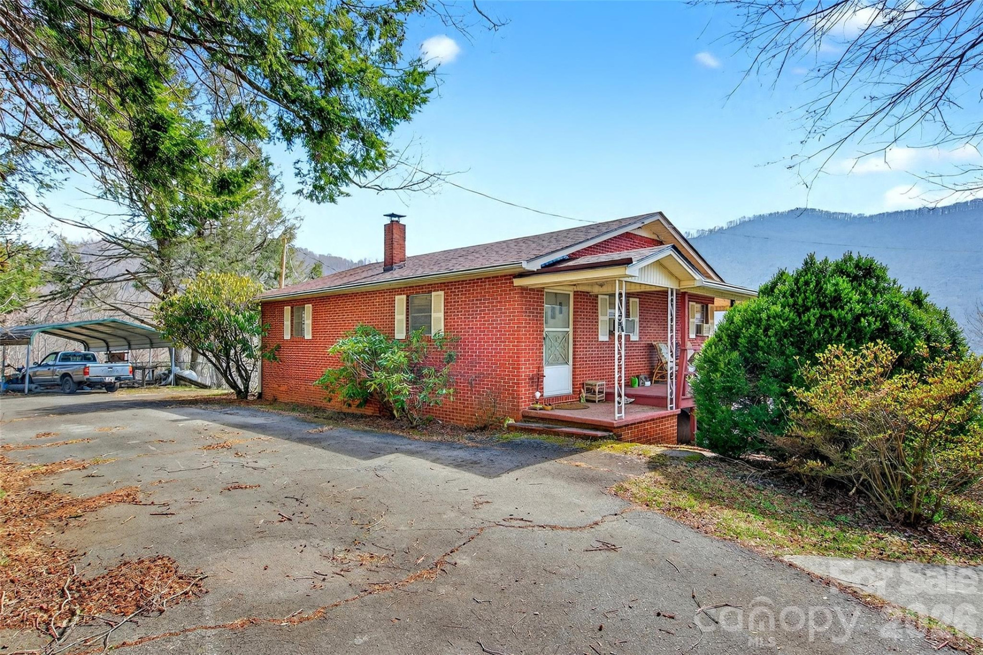 1306 Fork Mountain Road