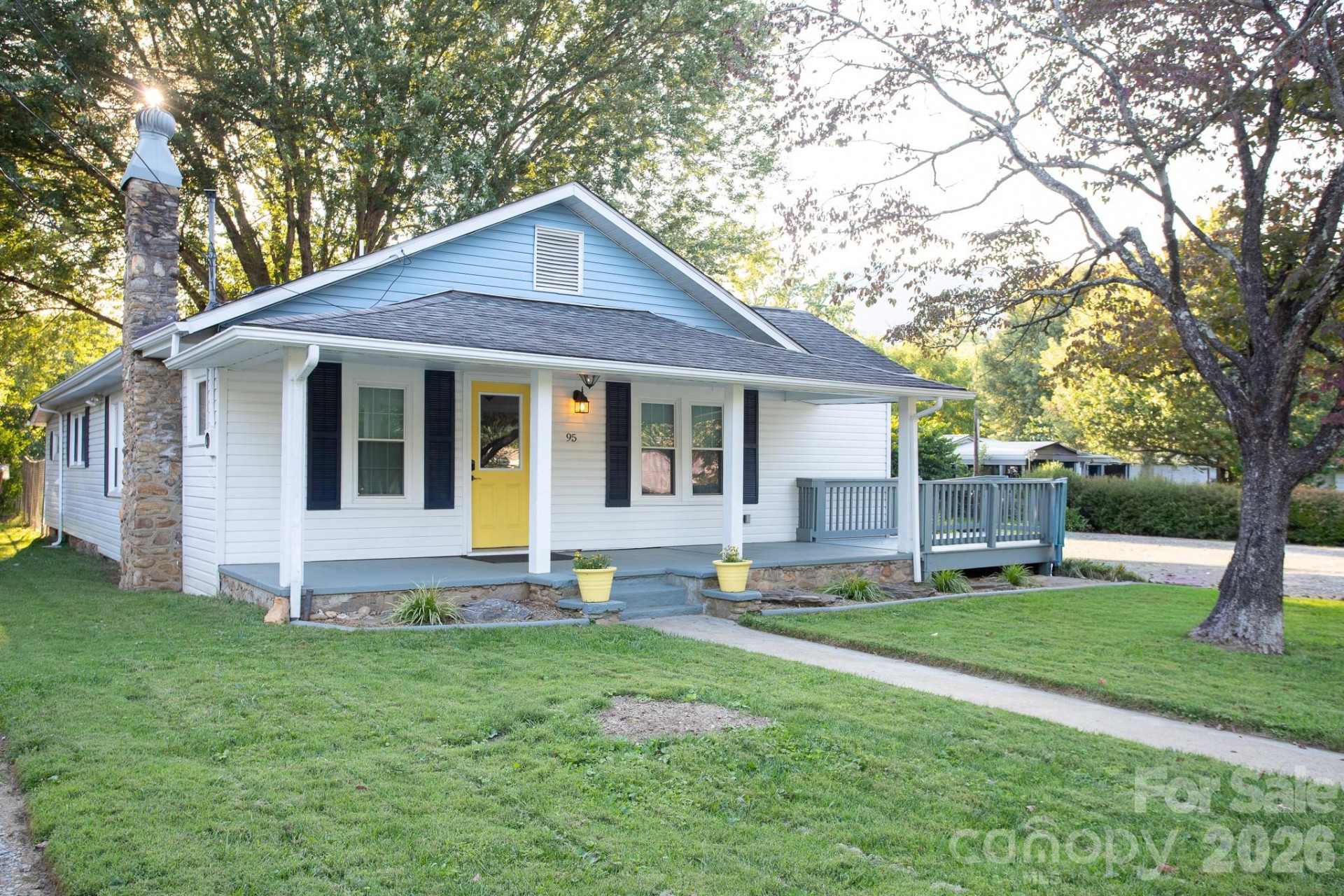 95 Elysinia Avenue - Photo 2