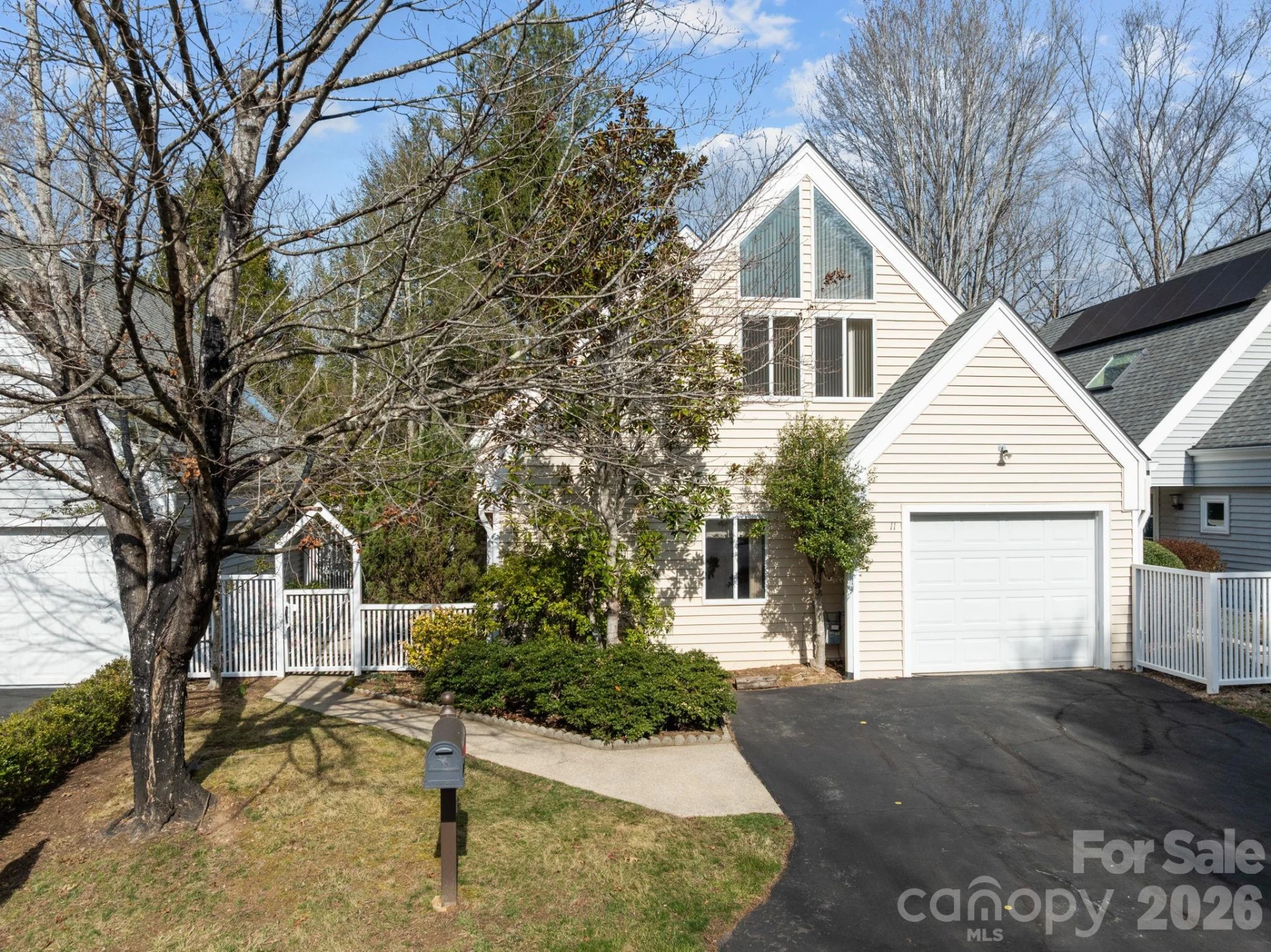 11 Stuart Circle