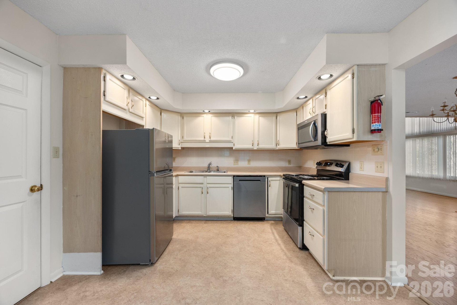 11 Stuart Circle - Photo 12